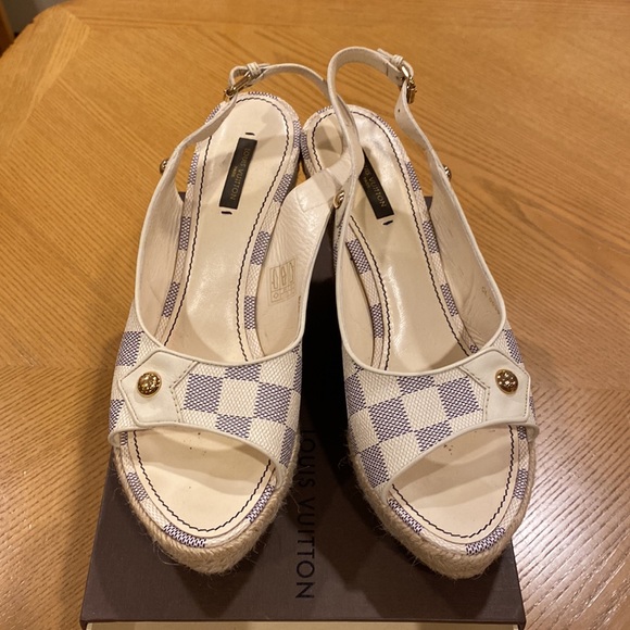 Authentic Louis Vuitton Sandals - Size 40 - Picture 2 of 9